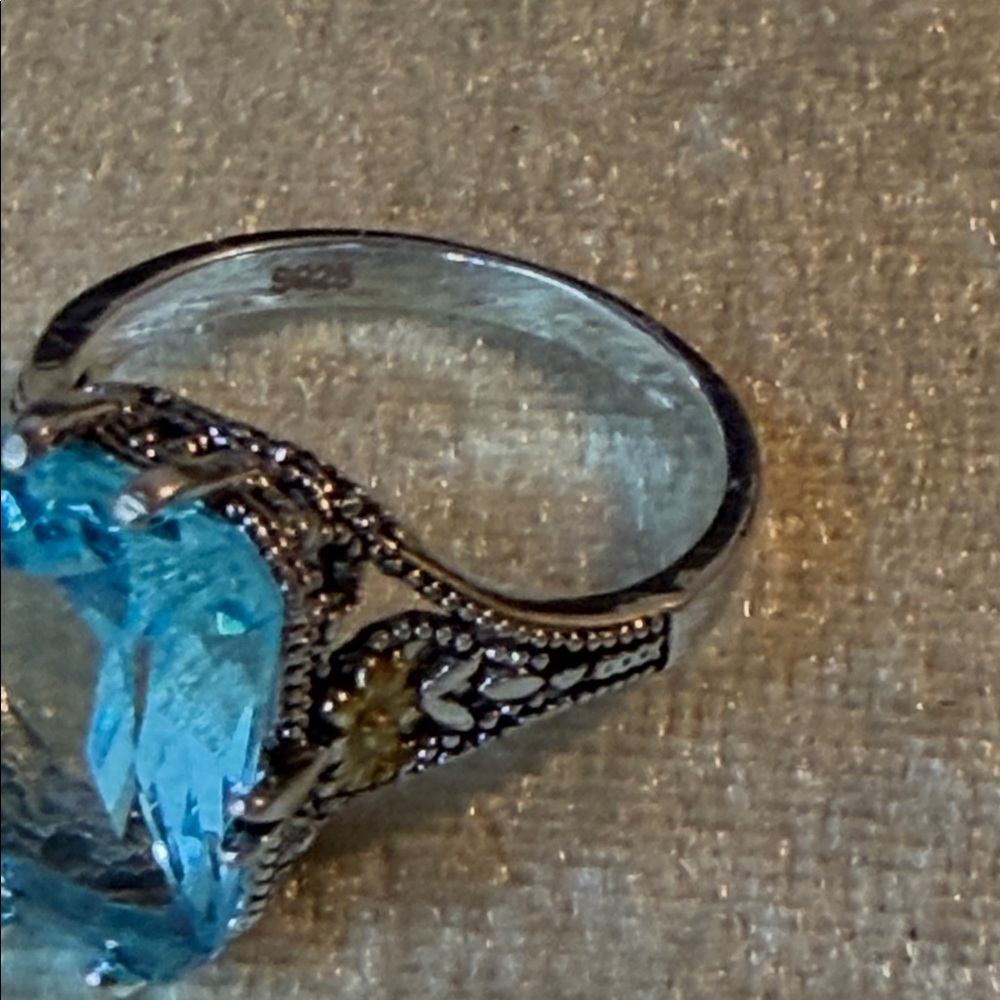 Gorgeous Emerald Cut Natural Sky Blue Topaz Ring in 925 Sterling Silver Floral - Picture 7 of 8